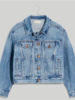 Like New! Madewell Cropped Denim Jacket in Medium Blue Large